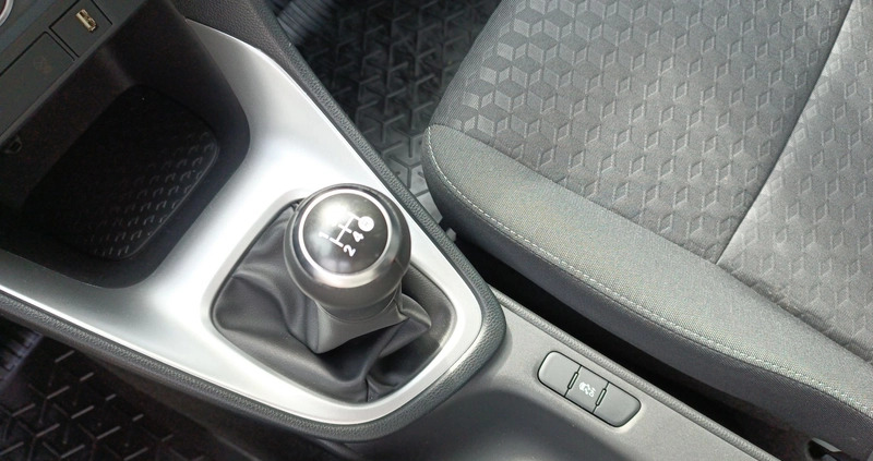 Toyota Yaris cena 75900 przebieg: 4584, rok produkcji 2023 z Szczawnica małe 211